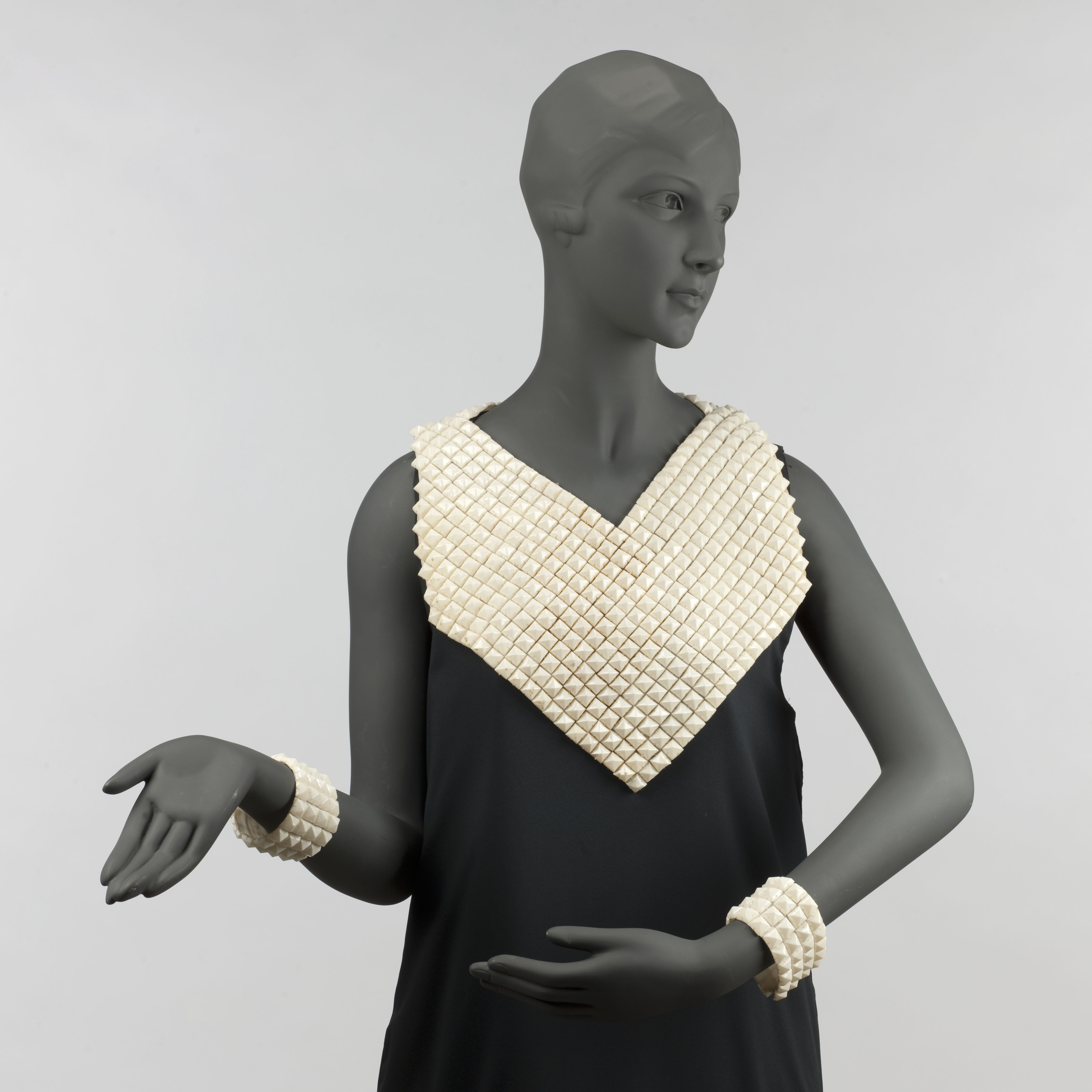 Jeanne Lanvin, plastron et paire de manchettes "Sèvres", 1934-35/